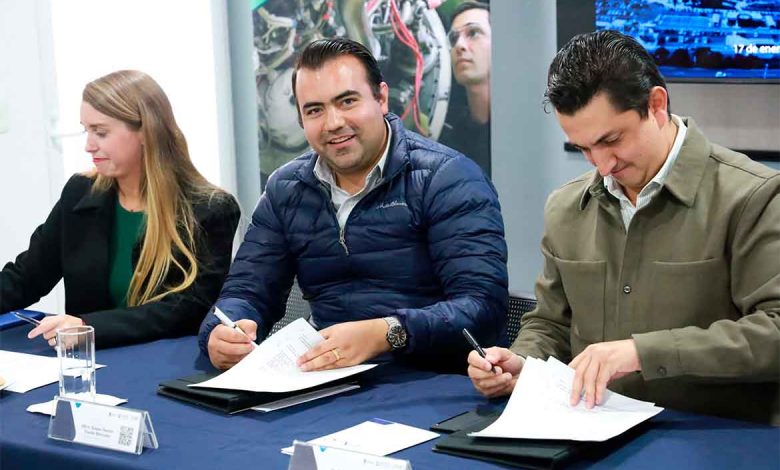 Alcalde Gaspar Trueba con la UNAQ