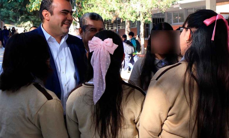 Convoca Colón al Programa de Becas Escolares