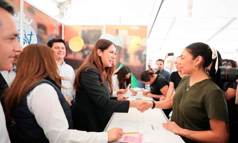 Entrega Gobernadora Libia Apoyos Económicos Creemos en Ti