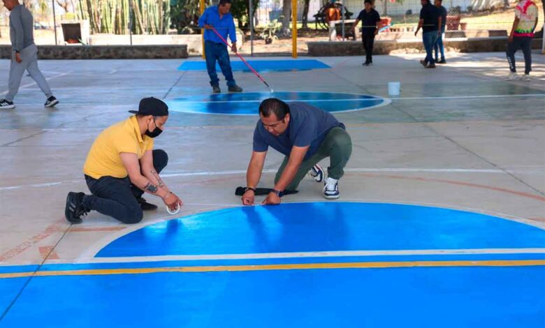 Voluntariado de Marcozer rehabilita canchas de Plan Vida