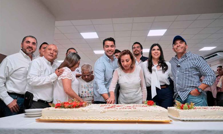 Anuncia Felifer Macías apoyos económicos a locatarias del Mercado de Lomas de Casa Blanca