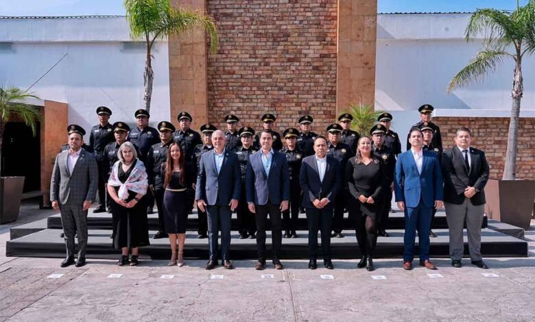 Celebra Felifer Macías la graduación de la Primera Generación de la Licenciatura en Seguridad Pública