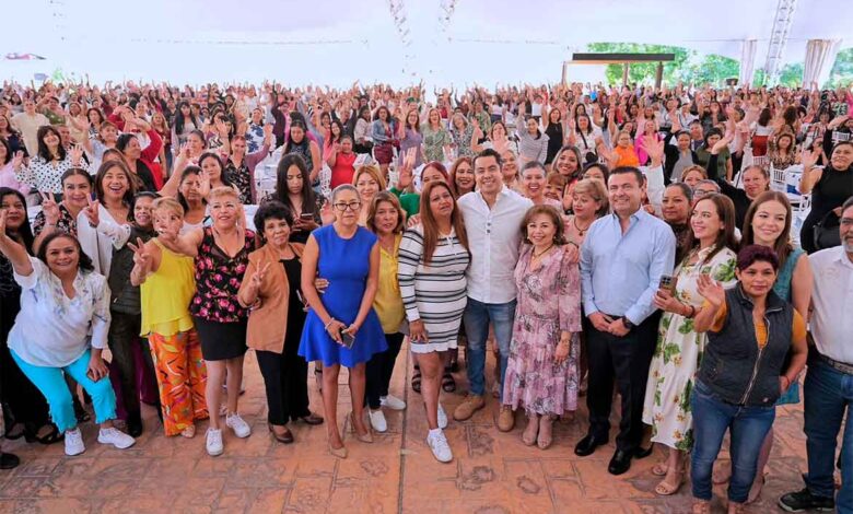 Reconoce Felifer Macías a más de mil 800 madres trabajadoras