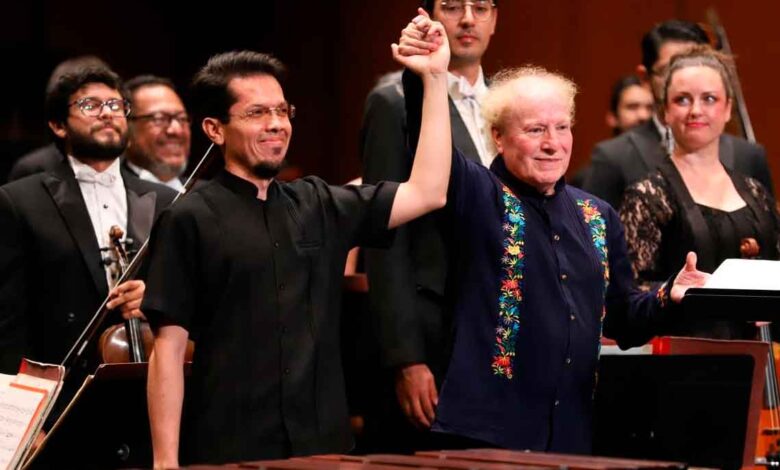 Voló OSUG entre aves junto a Enrique Arturo Diemecke